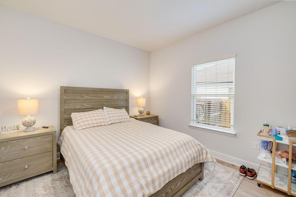 Freeport, Florida, 32439, United States, 5 Bedrooms Bedrooms, ,3 BathroomsBathrooms,Residential,For Sale,1976395