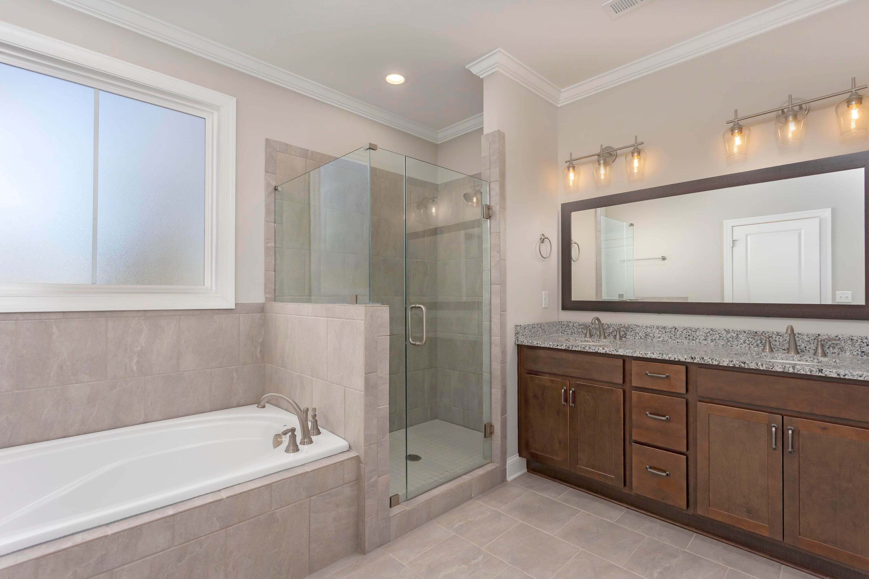 Chattanooga, Tennessee, 37421, United States, 4 Bedrooms Bedrooms, ,3 BathroomsBathrooms,Residential,For Sale,2000498