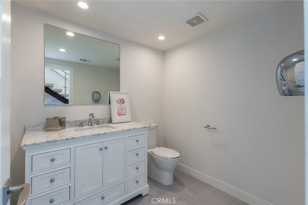Glendale, California, 91207, United States, 4 Bedrooms Bedrooms, ,5 BathroomsBathrooms,Residential,For Sale,1934698