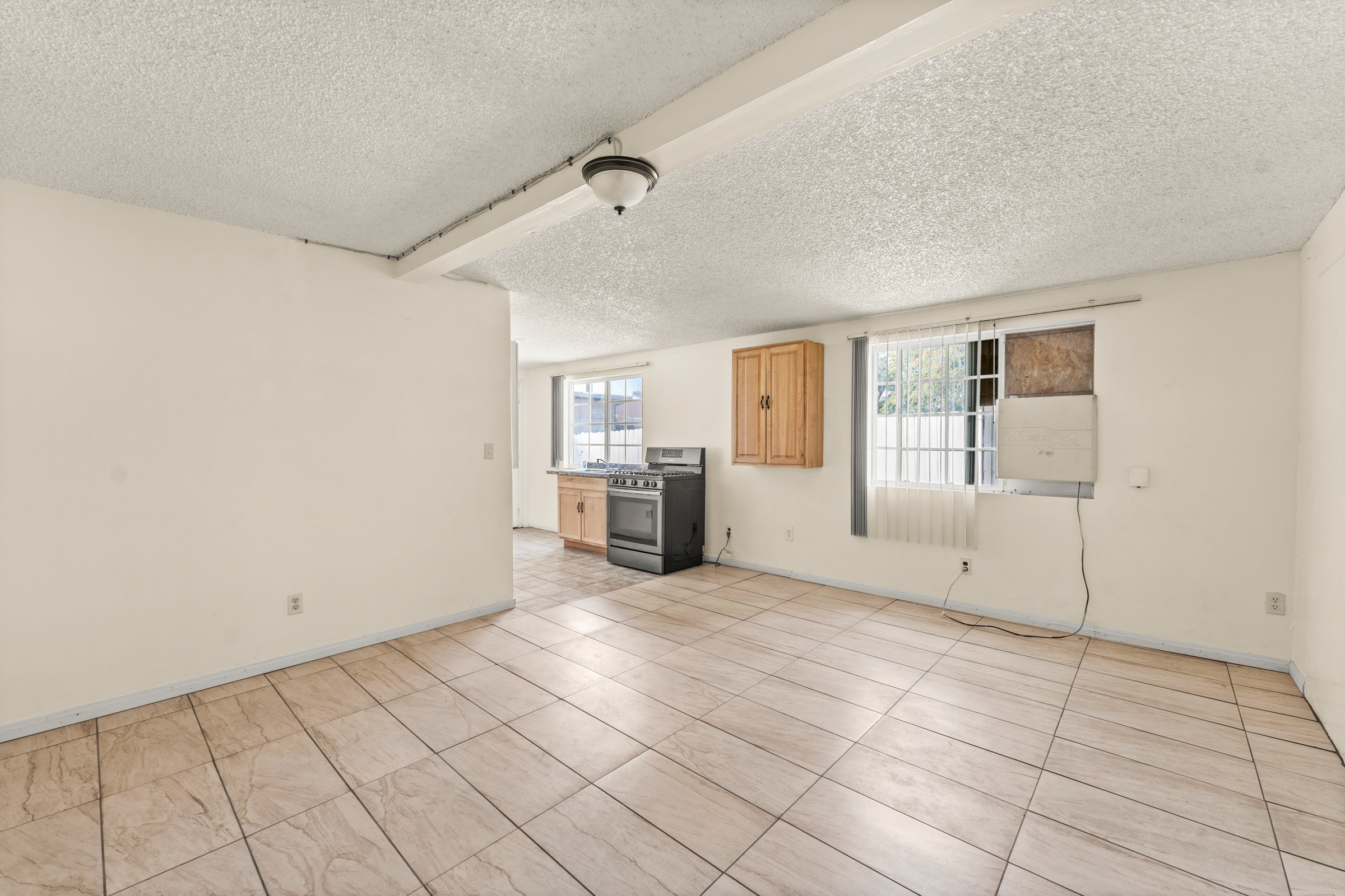 Rialto, California, 92376, United States, 4 Bedrooms Bedrooms, ,2 BathroomsBathrooms,Residential,For Sale,1973663