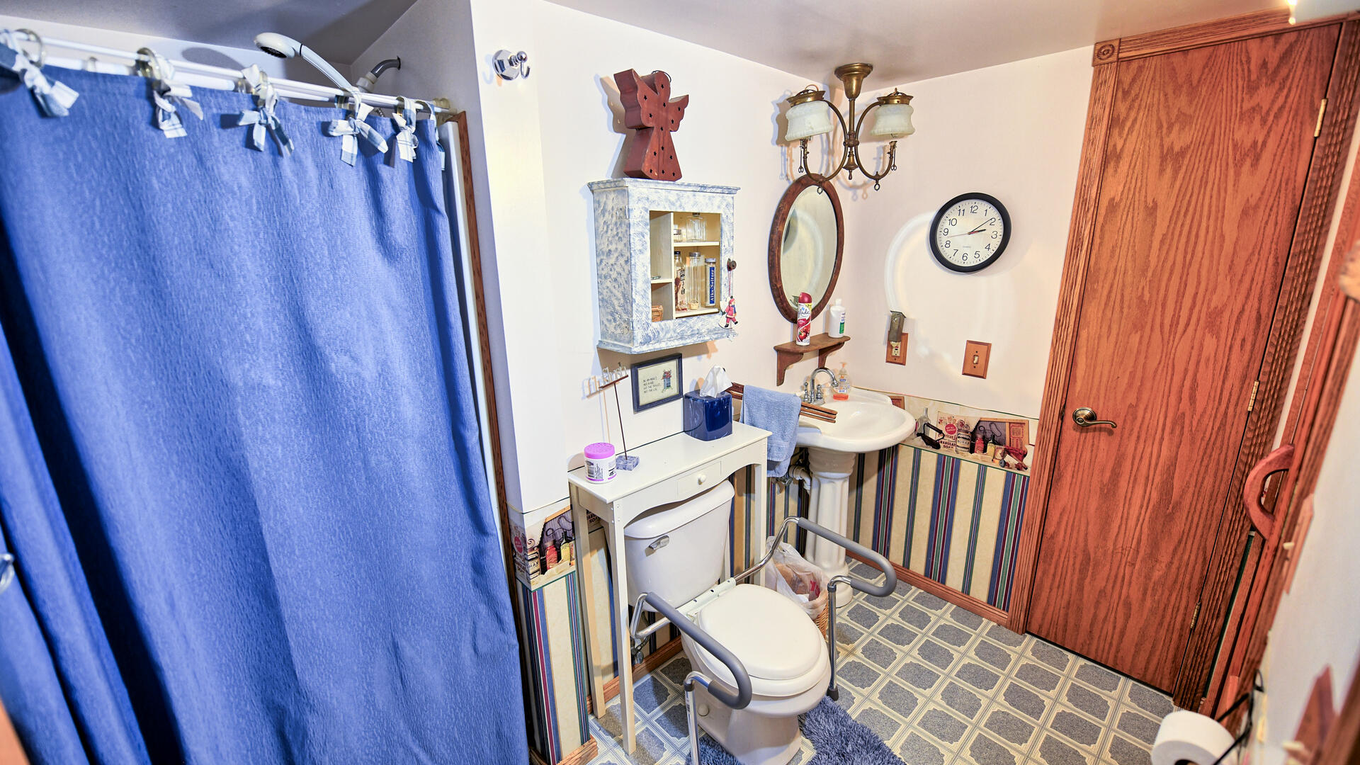 Portland, Michigan, 48875, United States, 5 Bedrooms Bedrooms, ,4 BathroomsBathrooms,Residential,For Sale,2002495