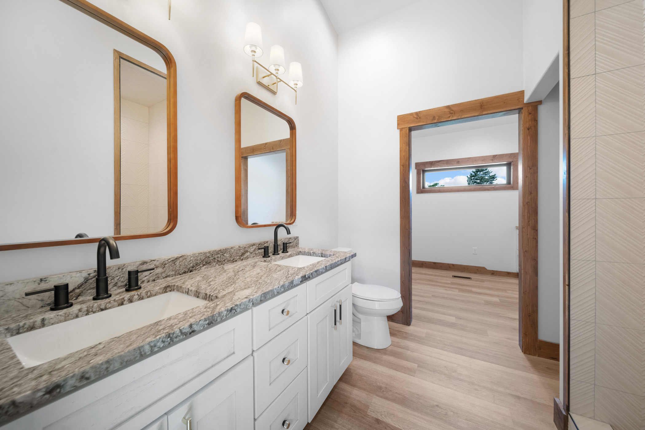 Sevierville, Tennessee, 37876, United States, 2 Bedrooms Bedrooms, ,3 BathroomsBathrooms,Residential,For Sale,1922074