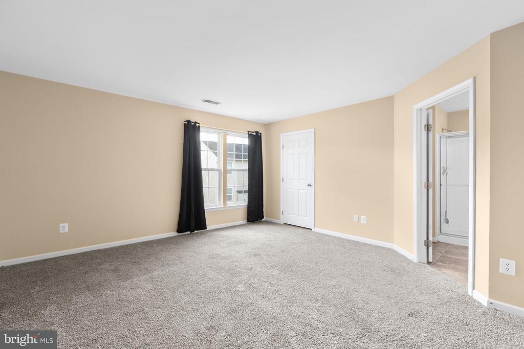 Fredericksburg, Virginia, 22407, United States, 4 Bedrooms Bedrooms, ,4 BathroomsBathrooms,Residential,For Sale,1883172
