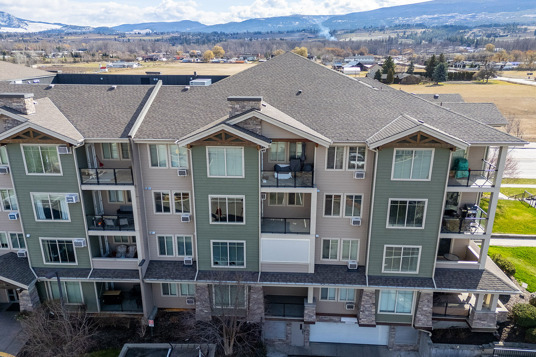  Mission Meadows Condo - 物件實景