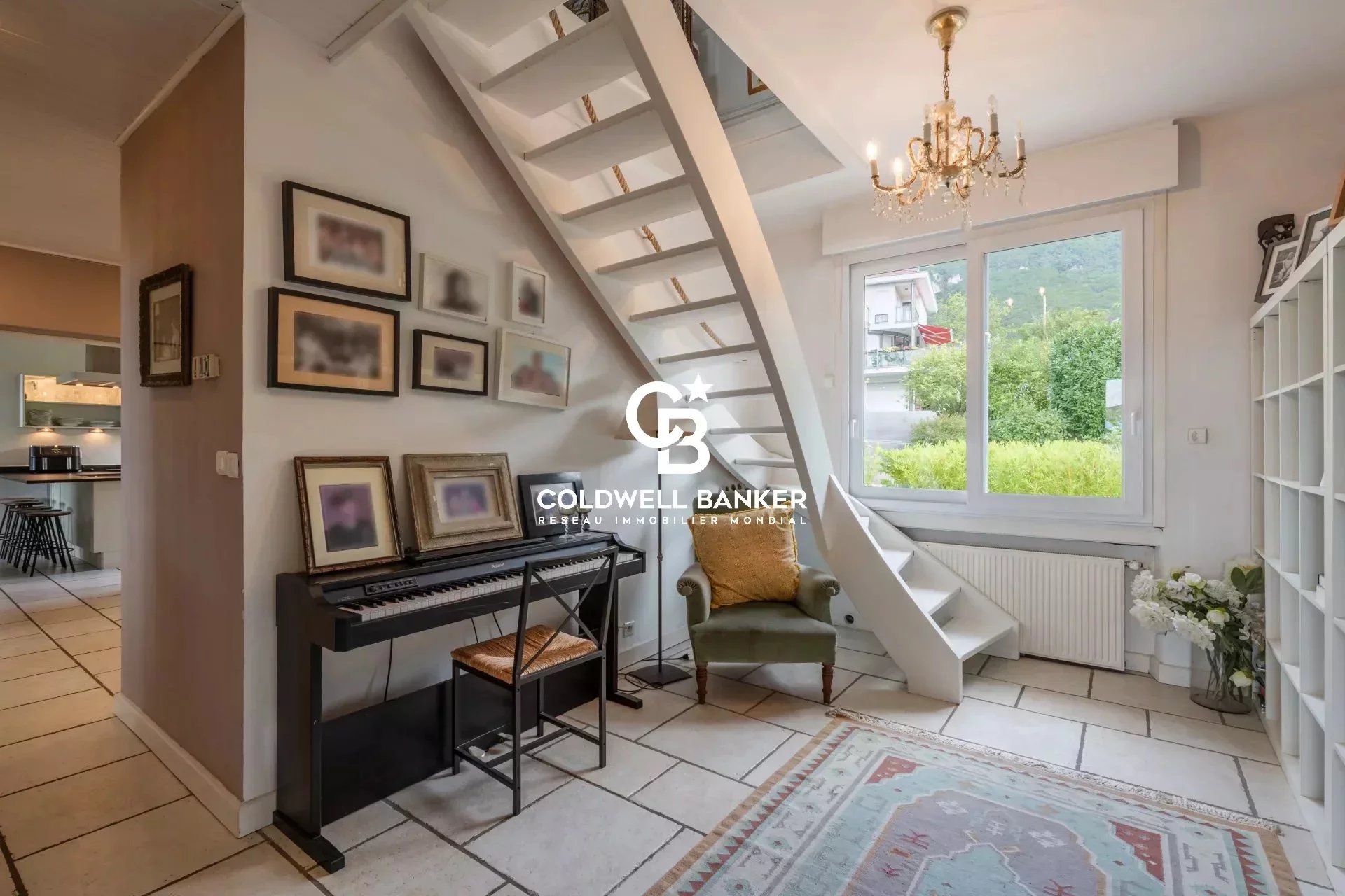 Collonges-sous-Salève, Auvergne-Rhône-Alpes, 74160, FR, 5 Bedrooms Bedrooms, ,10 BathroomsBathrooms,Residential,For Sale,1994633