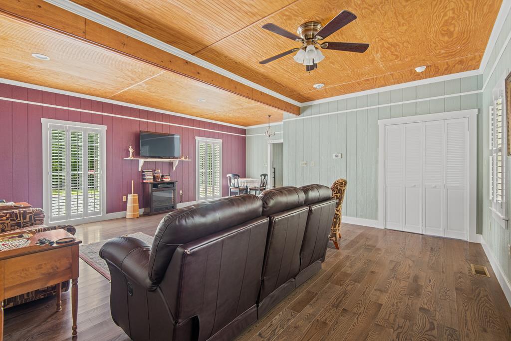 New Canton, Virginia, 23123, United States, 3 Bedrooms Bedrooms, ,2 BathroomsBathrooms,Residential,For Sale,1915439