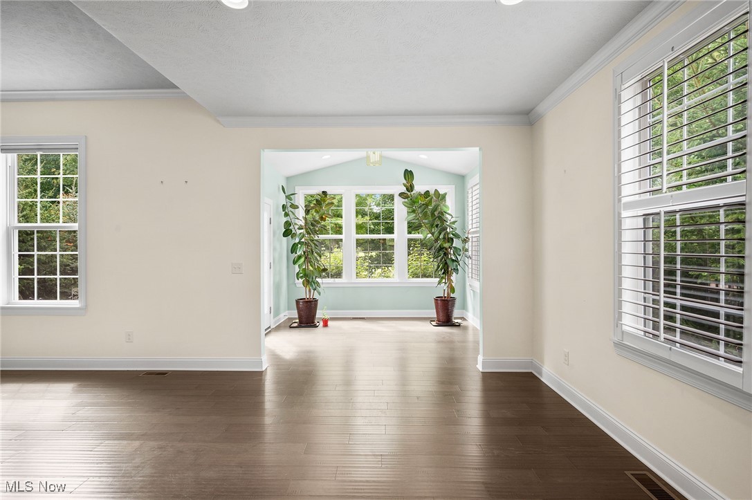 Aurora, Ohio, 44202, United States, 6 Bedrooms Bedrooms, ,5 BathroomsBathrooms,Residential,For Sale,1974965