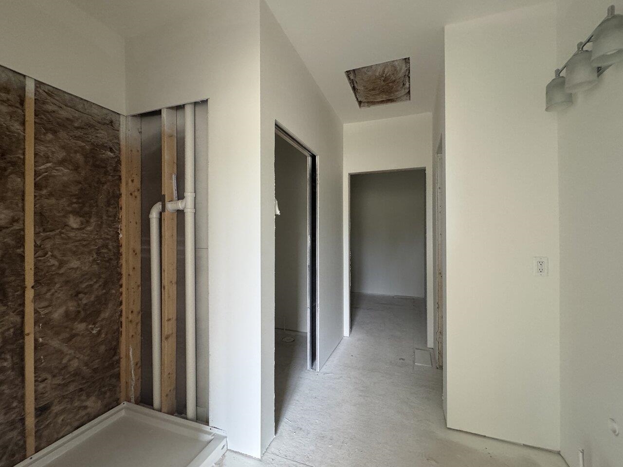 South Burlington, Vermont, 05403, United States, 3 Bedrooms Bedrooms, ,2 BathroomsBathrooms,Residential,For Sale,1817608
