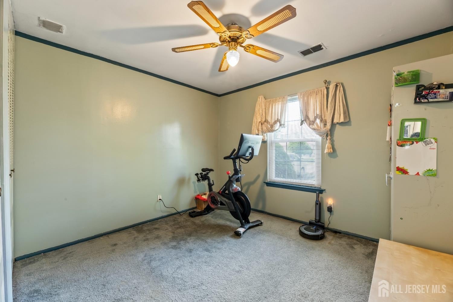 Edison, New Jersey, 08820, United States, 4 Bedrooms Bedrooms, ,2 BathroomsBathrooms,Residential,For Sale,1921725