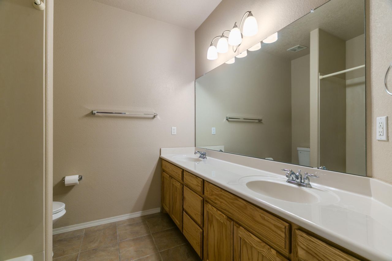 Albuquerque, New Mexico, 87122, United States, 3 Bedrooms Bedrooms, ,2 BathroomsBathrooms,Residential,For Sale,1984801