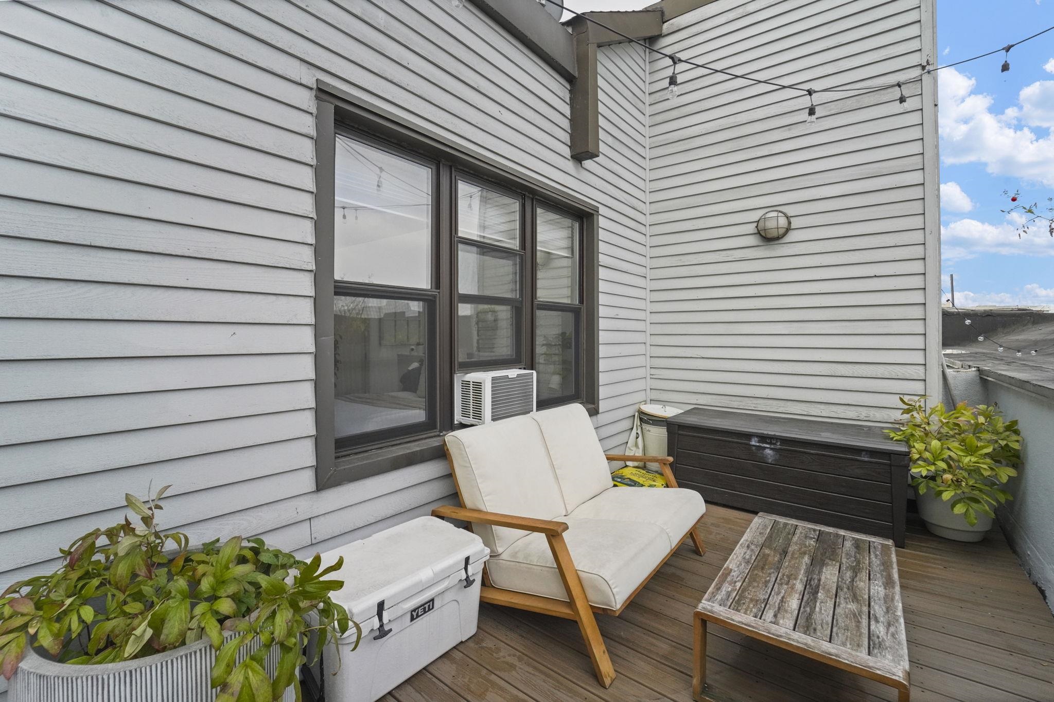 Hoboken, New Jersey, 07030, United States, 1 Bedroom Bedrooms, ,2 BathroomsBathrooms,Residential,For Sale,1988073