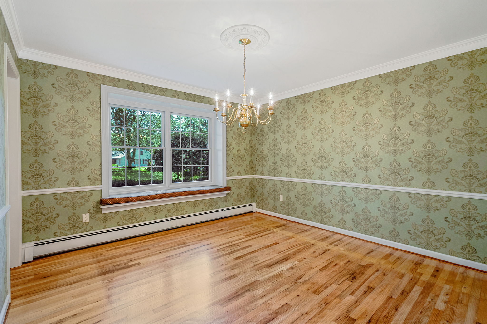 Mount Sinai, New York, 11766, United States, 4 Bedrooms Bedrooms, ,3 BathroomsBathrooms,Residential,For Sale,1924395