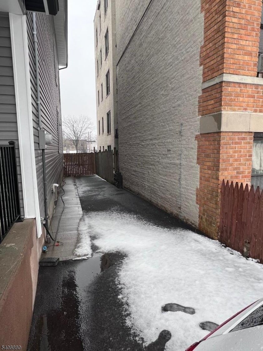 Elizabeth City, New Jersey, 07208, United States, 5 Bedrooms Bedrooms, ,4 BathroomsBathrooms,Residential,For Sale,2011713