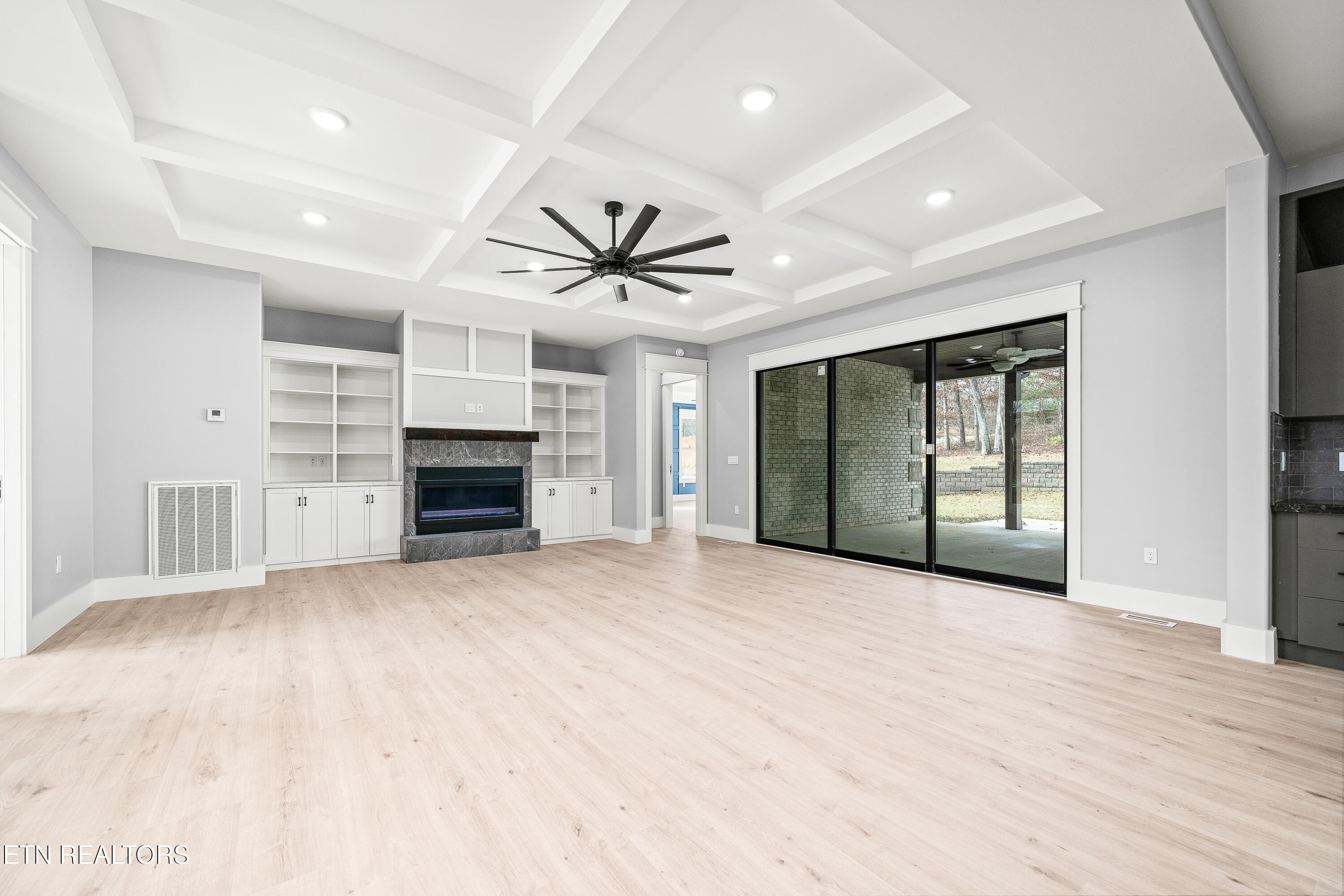 Crossville, Tennessee, 38555, United States, 4 Bedrooms Bedrooms, ,5 BathroomsBathrooms,Residential,For Sale,1977925