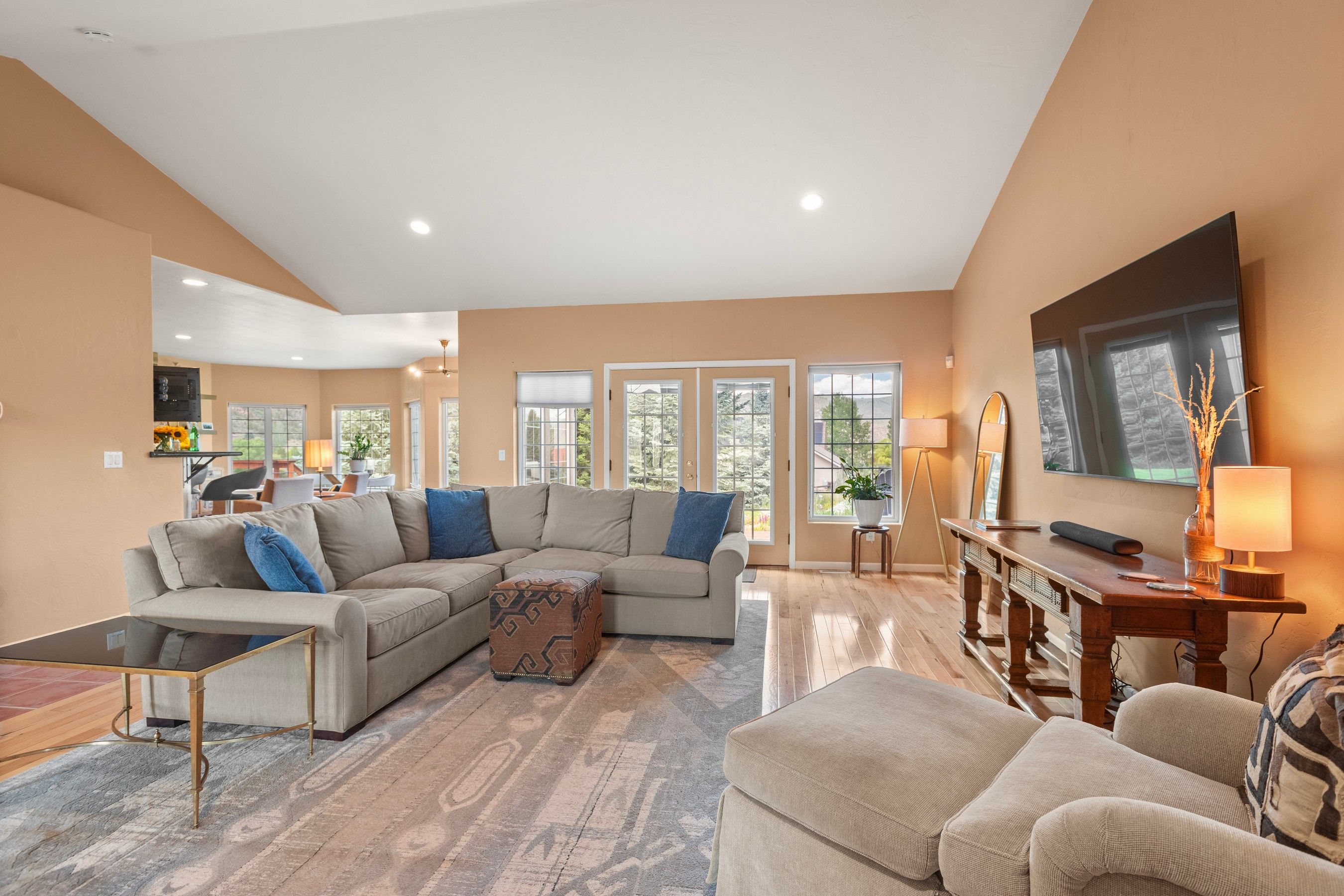  Move-In Ready Mountain Living - 物件實景