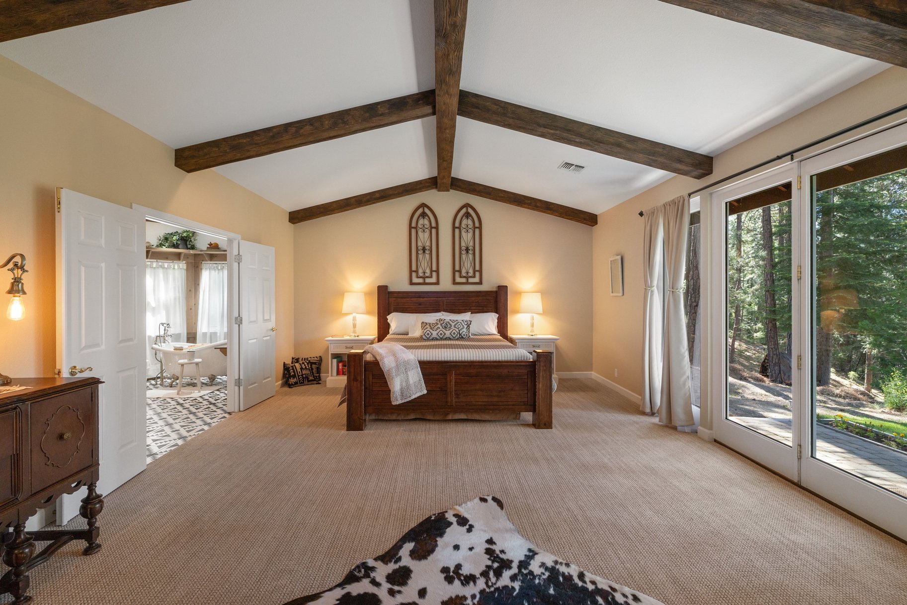  Hilltop Whitehawk Ranch Estate with Sweeping Meadow, Pond & Mountain Views - 物件實景