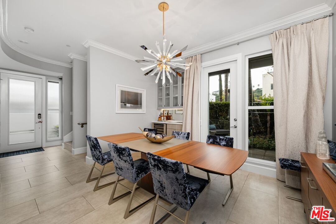Los Angeles, California, 90094, United States, 3 Bedrooms Bedrooms, ,4 BathroomsBathrooms,Residential,For Sale,1947041