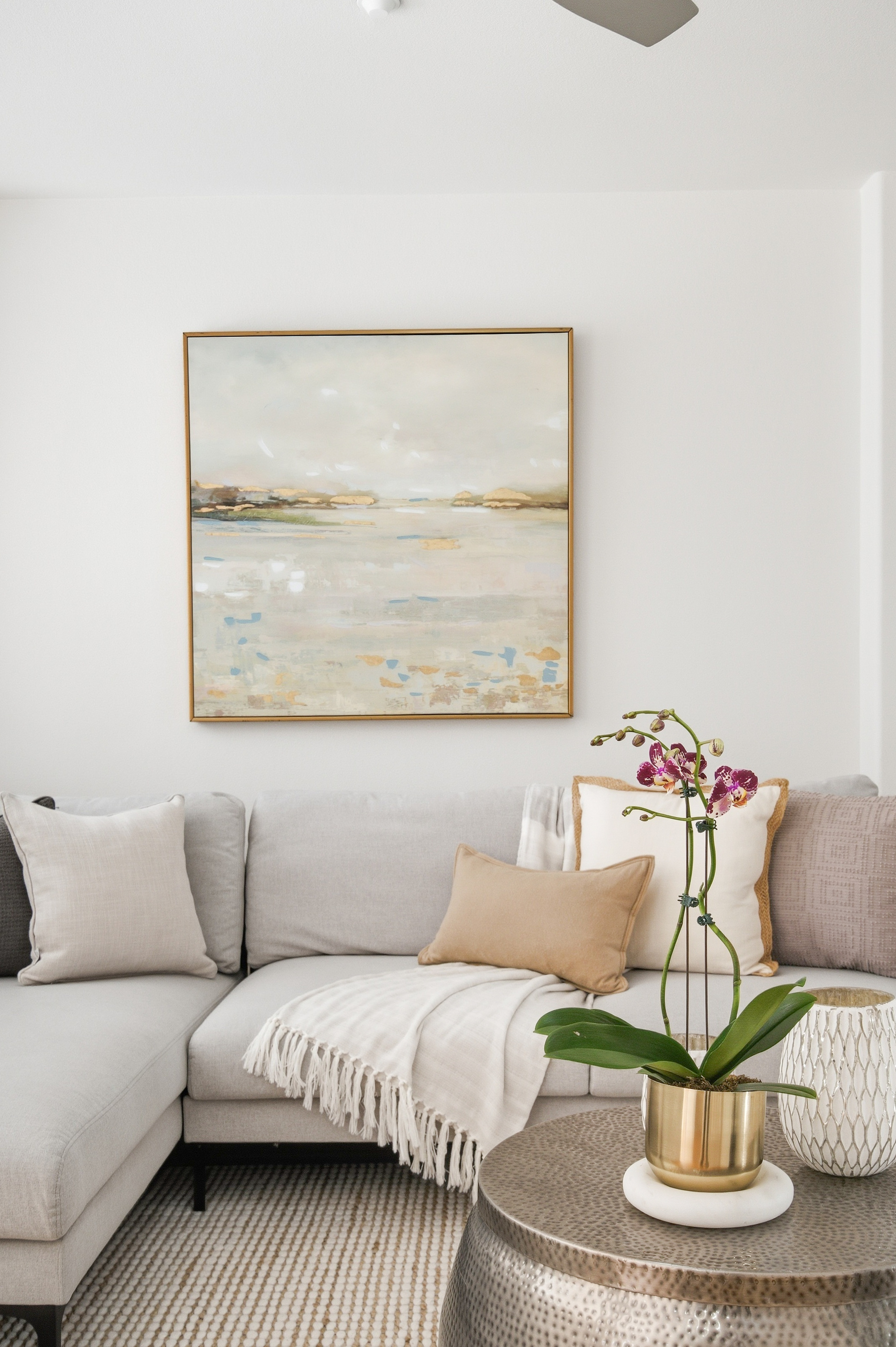  Beautifully Updated End-Unit with Reserve Views - 物件實景