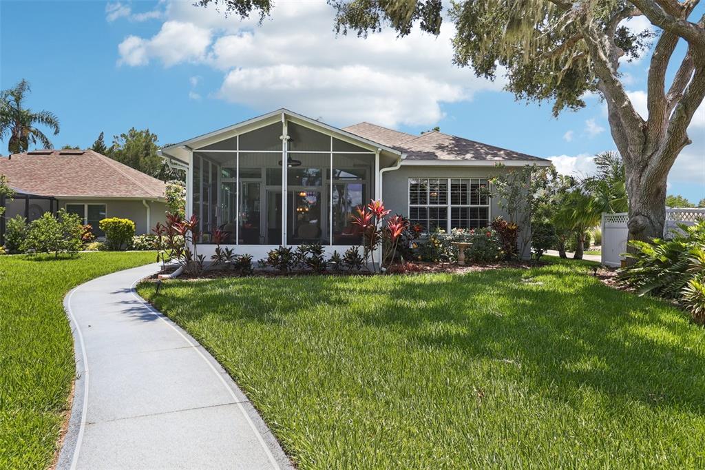 Tavares, Florida, 32778, United States, 2 Bedrooms Bedrooms, ,2 BathroomsBathrooms,Residential,For Sale,1867247