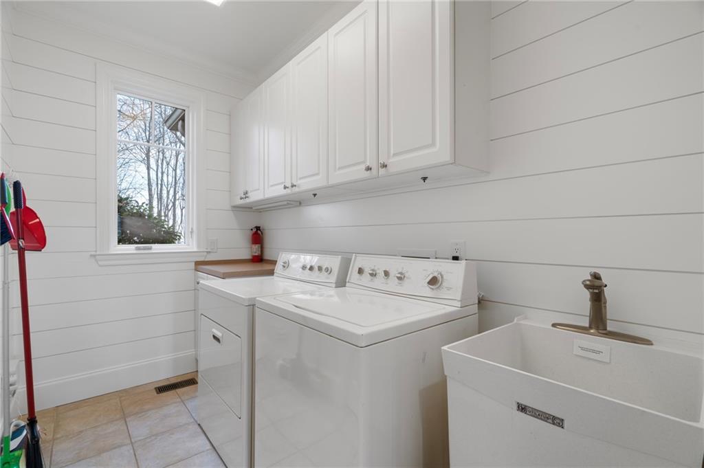 Big Canoe, Georgia, 30143, United States, 5 Bedrooms Bedrooms, ,4 BathroomsBathrooms,Residential,For Sale,1975403