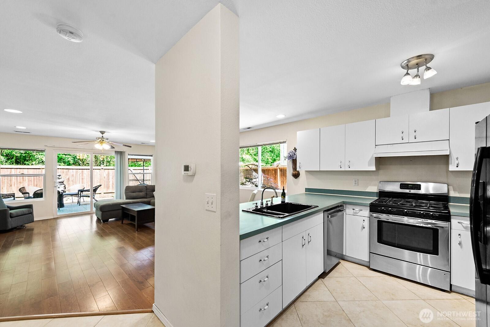 EVERETT, Washington, 98208, United States, 3 Bedrooms Bedrooms, ,3 BathroomsBathrooms,Residential,For Sale,1857205