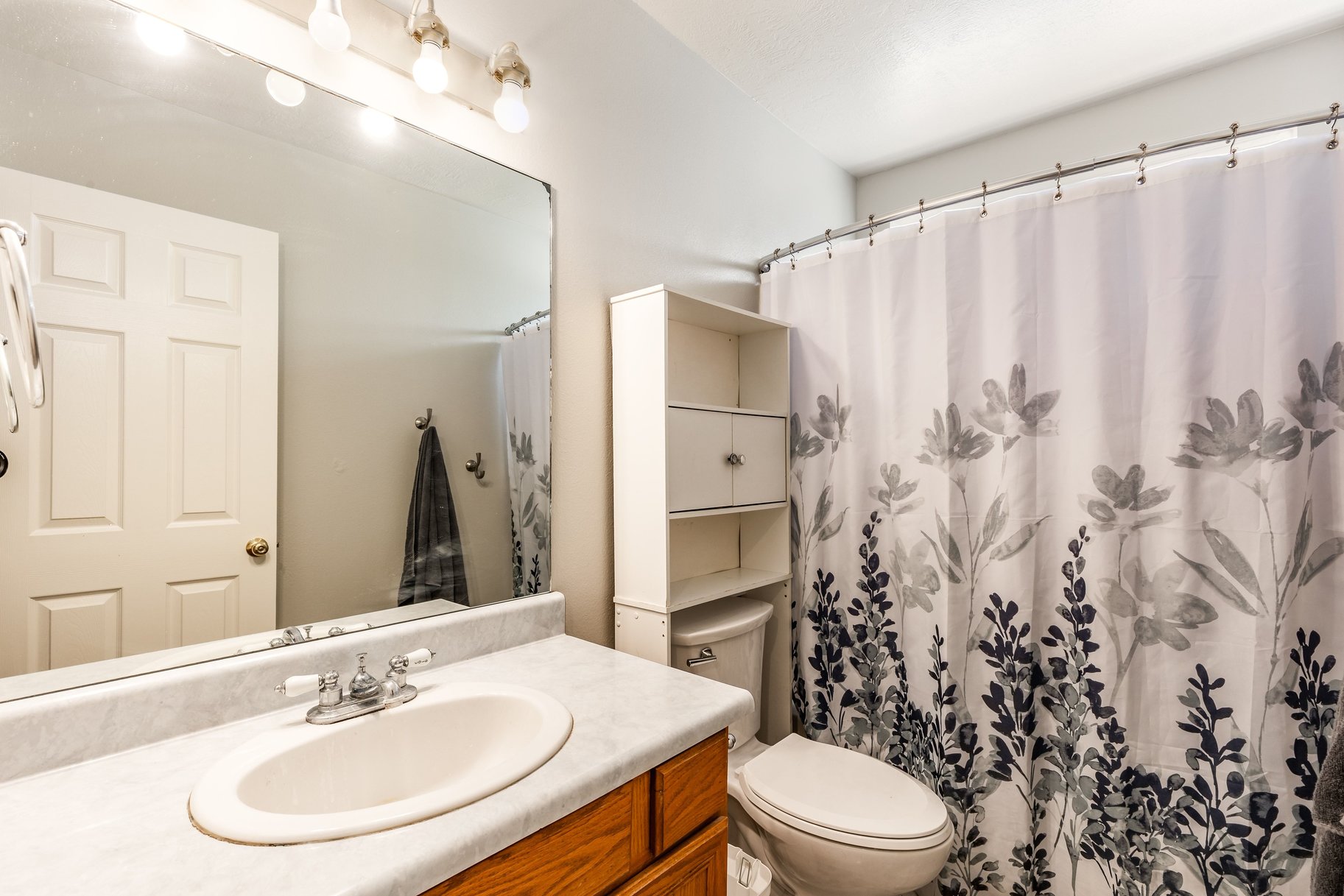  Your Perfect Townhome: Spacious Layout, Finished Basement & Relaxing Back Patio - 物件實景