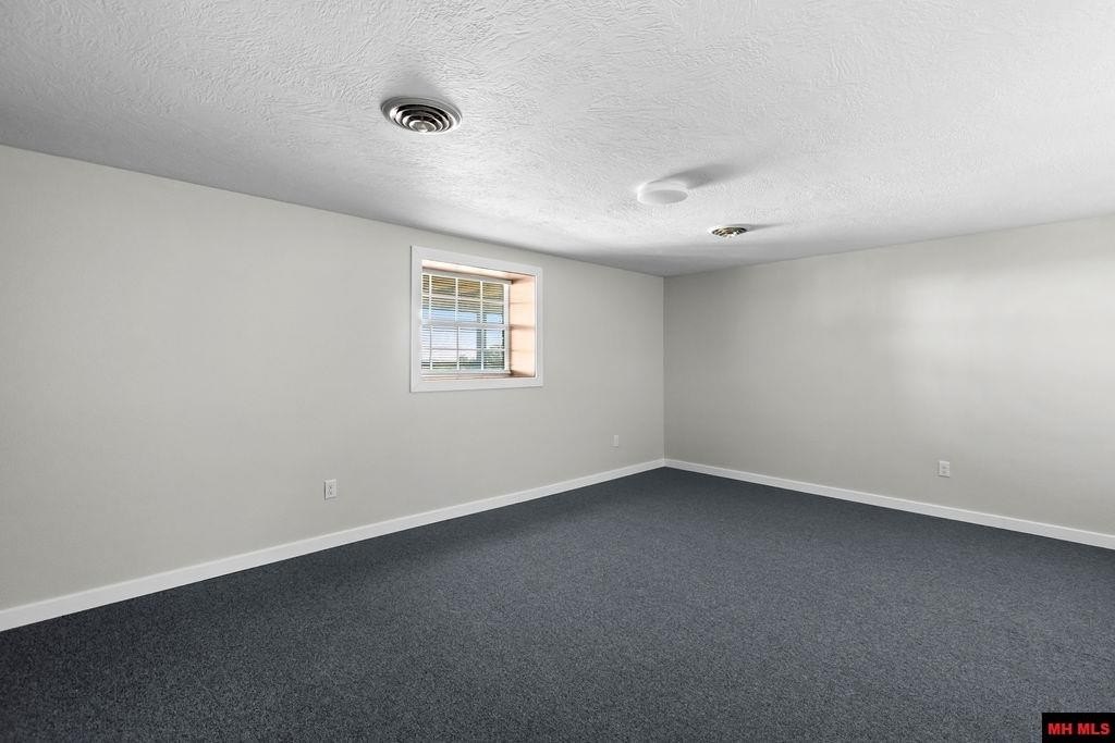 Gainesville, Missouri, 65655, United States, 4 Bedrooms Bedrooms, ,3 BathroomsBathrooms,Residential,For Sale,1979779