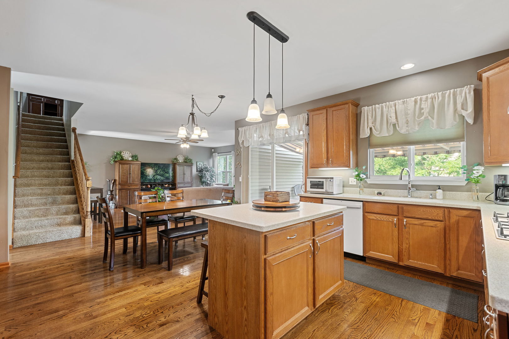McHenry, Illinois, 60051, United States, 5 Bedrooms Bedrooms, ,5 BathroomsBathrooms,Residential,For Sale,1912469