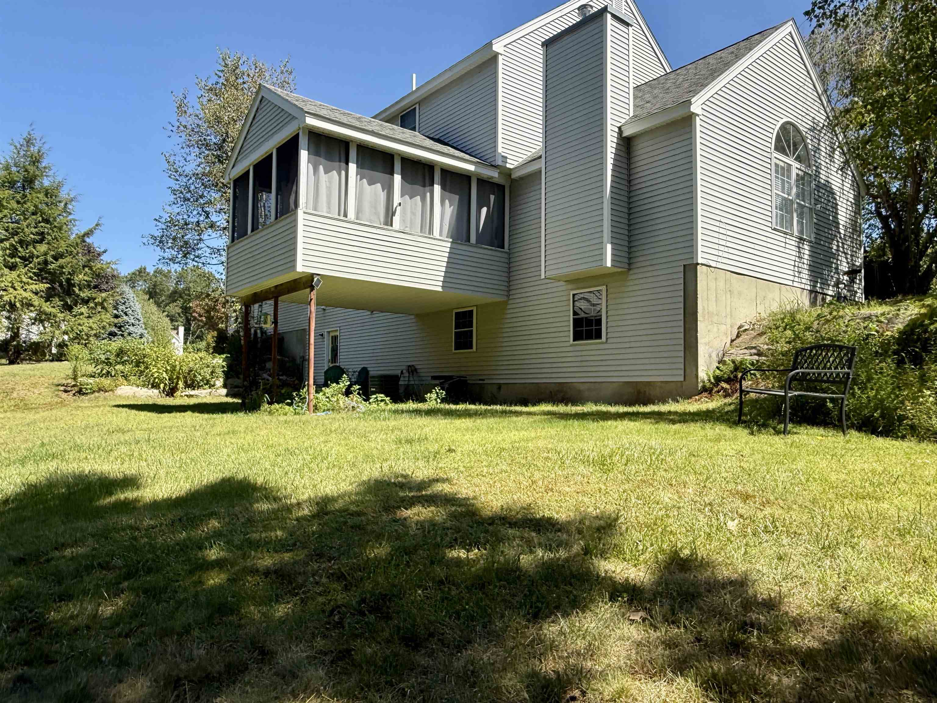 Hudson, New Hampshire, 03051, United States, 3 Bedrooms Bedrooms, ,2 BathroomsBathrooms,Residential,For Sale,1940270