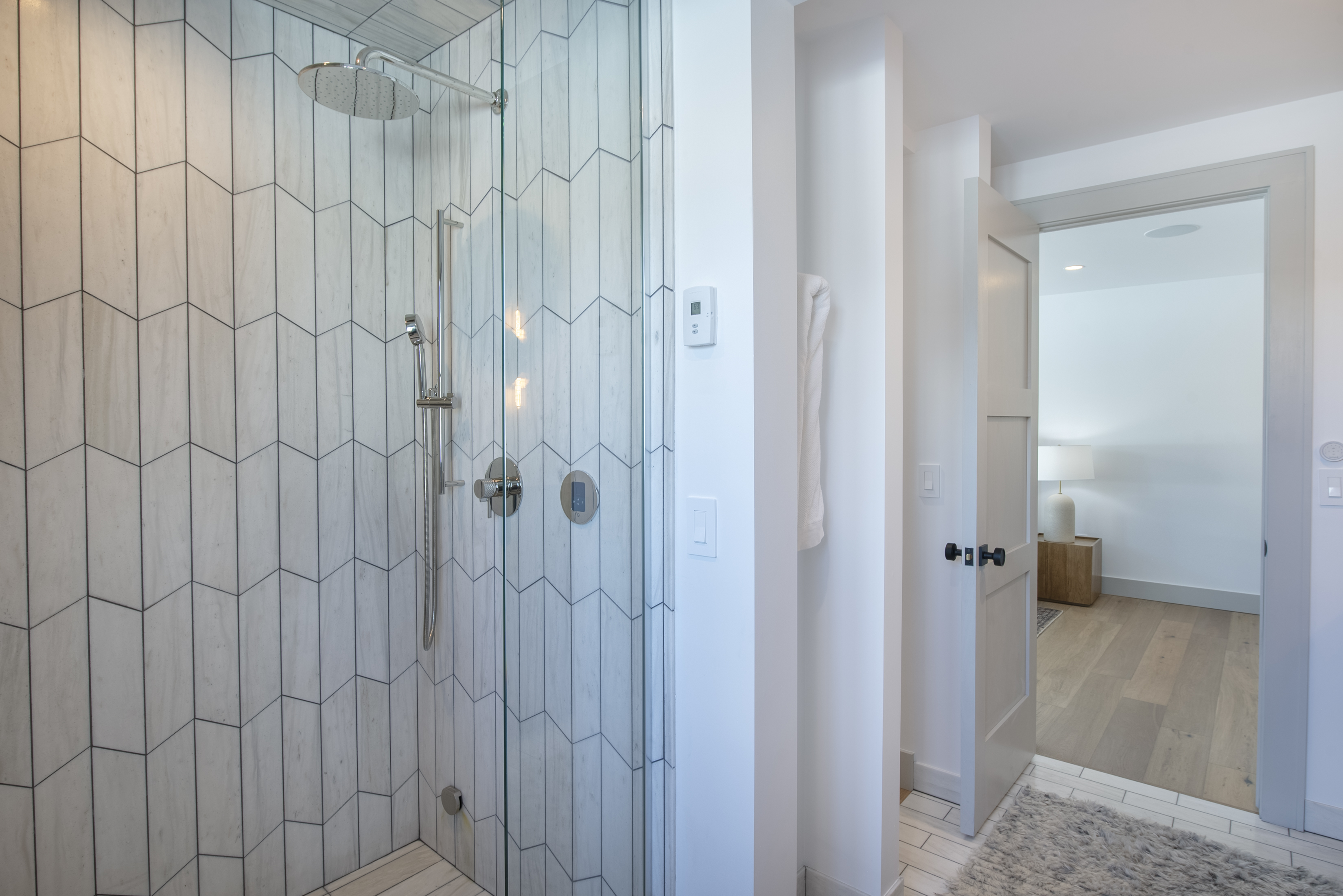  Big And Beautiful In The Desirable And Peaceful East End Of Town - 物件實景