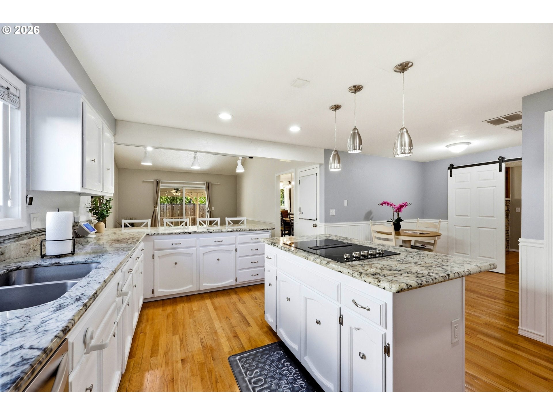 Beaverton, Oregon, 97006, United States, 3 Bedrooms Bedrooms, ,3 BathroomsBathrooms,Residential,For Sale,2043639