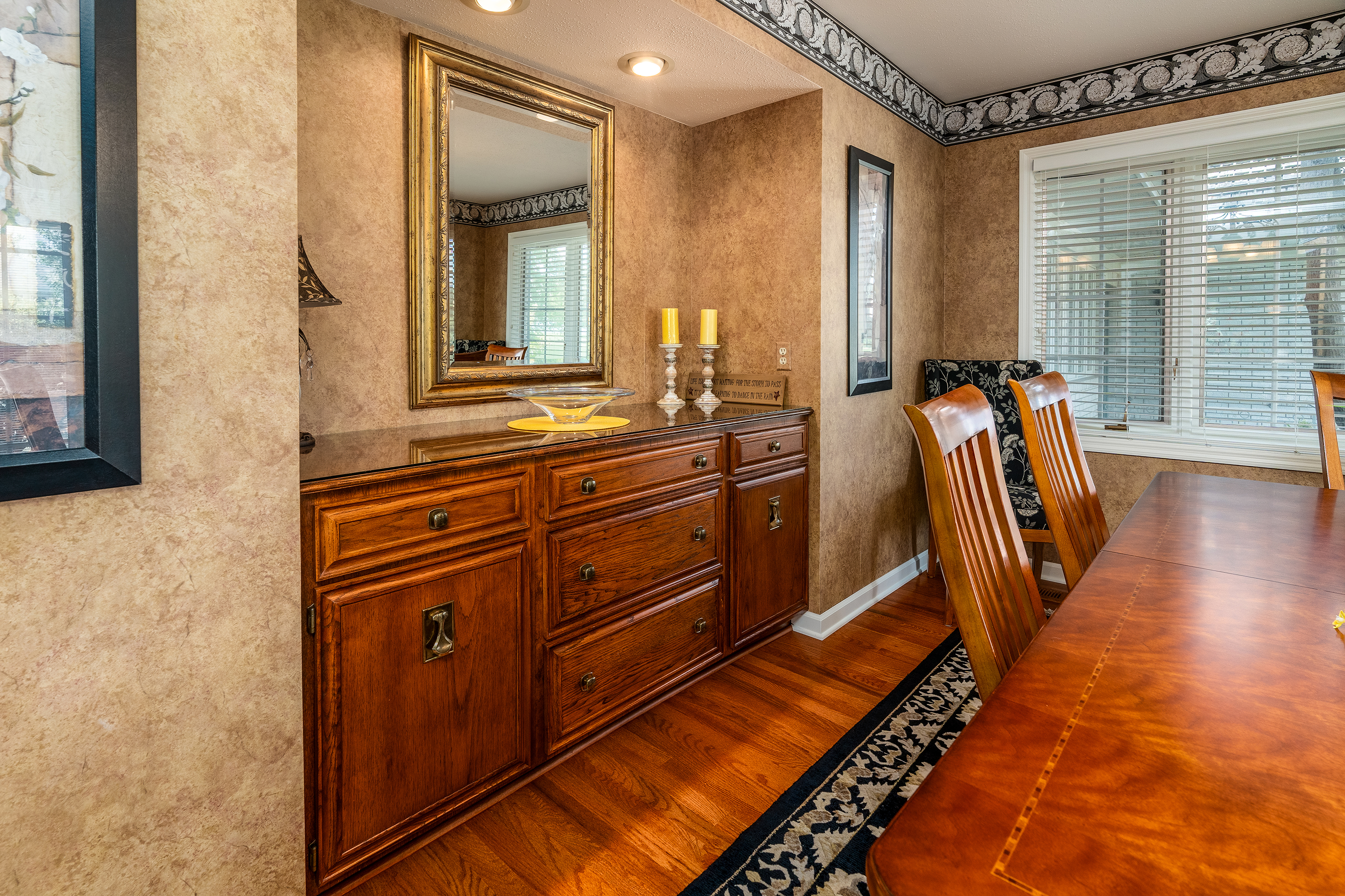 Marion, Illinois, 62959, United States, 7 Bedrooms Bedrooms, ,7 BathroomsBathrooms,Residential,For Sale,1979062