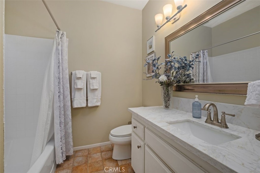 Santa Ana, California, 92704, United States, 2 Bedrooms Bedrooms, ,2 BathroomsBathrooms,Residential,For Sale,1932267