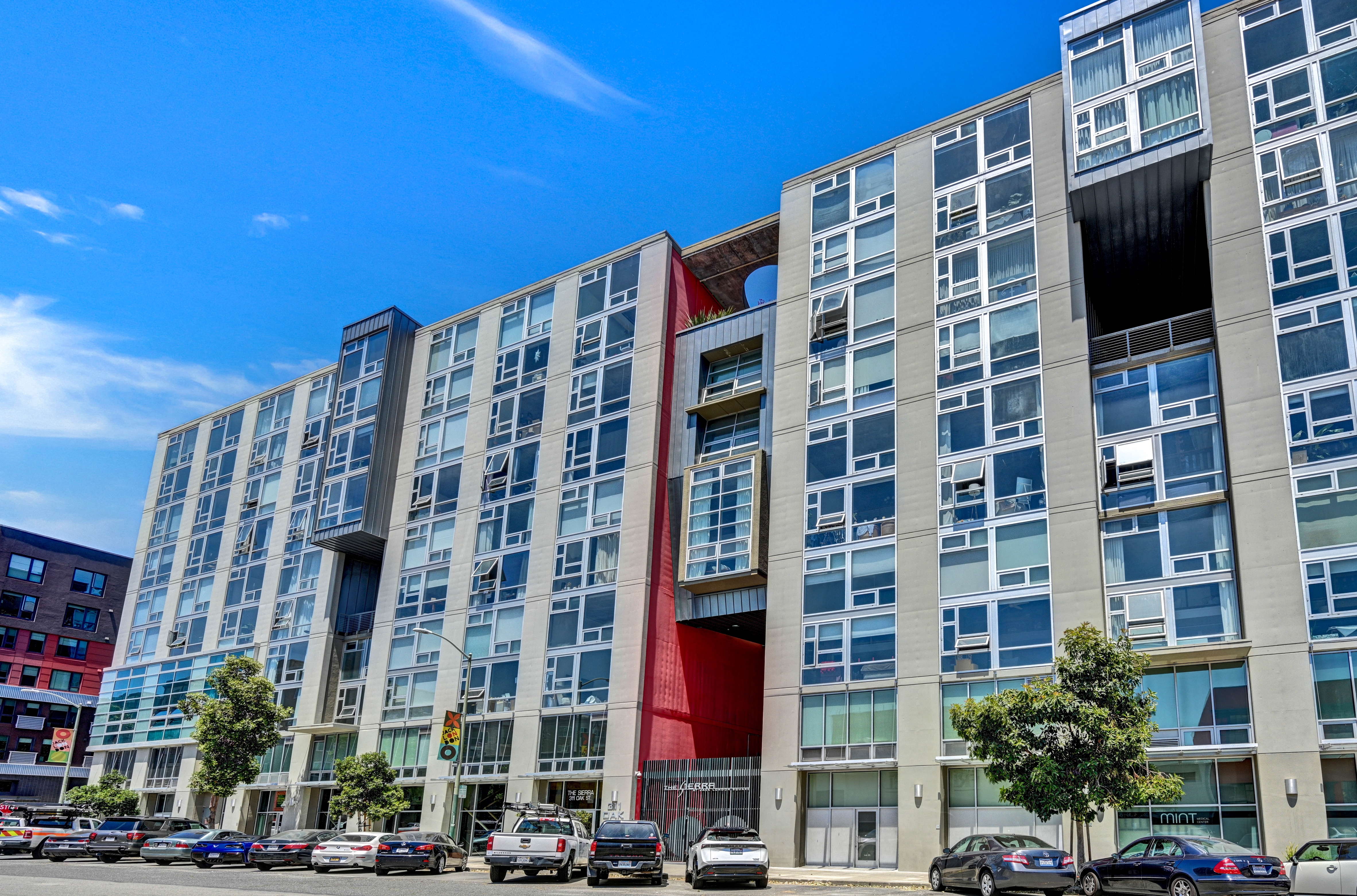  Sophisticated Penthouse Loft with Private Patio in Vibrant Jack London Square - 物件實景