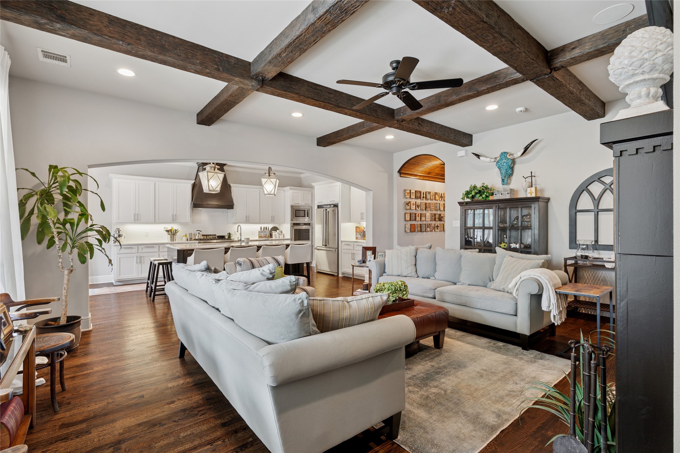 Fort Worth, Texas, 76109, United States, 5 Bedrooms Bedrooms, ,5 BathroomsBathrooms,Residential,For Sale,1866659