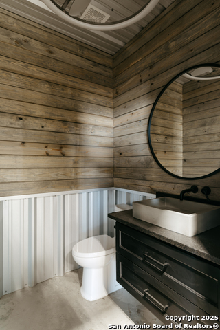 Victoria, Texas, 77904, United States, 4 Bedrooms Bedrooms, ,5 BathroomsBathrooms,Residential,For Sale,1997014