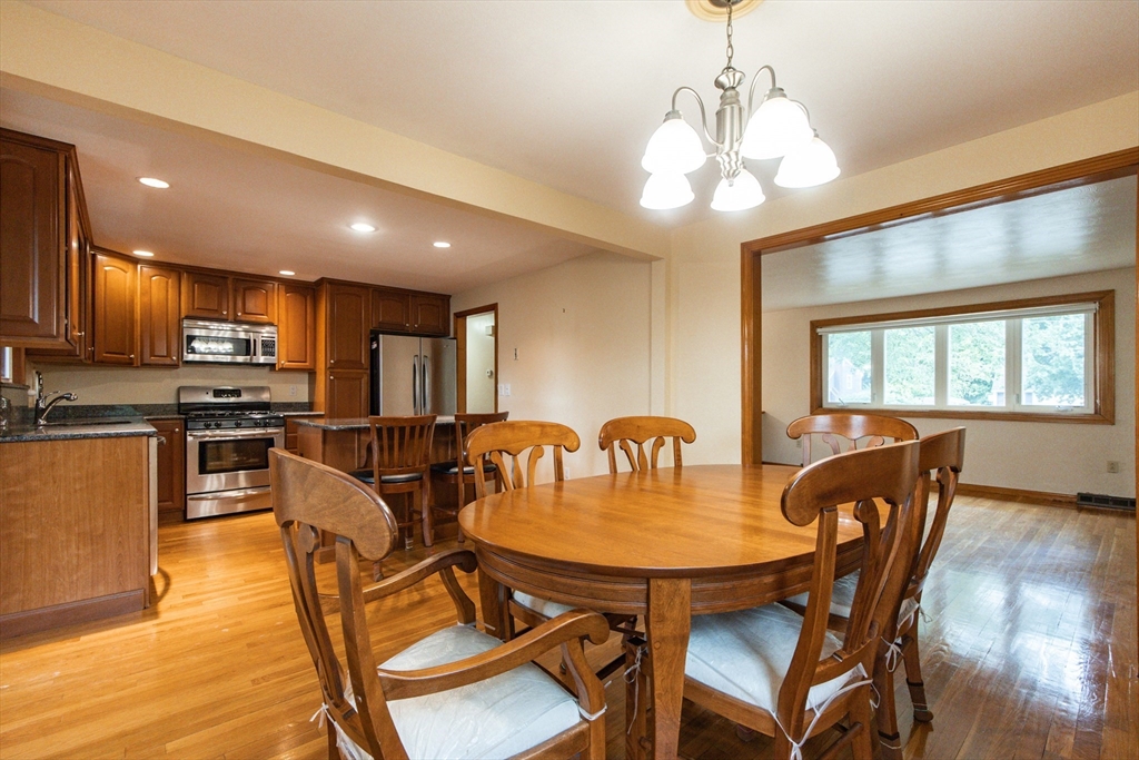 Stoughton, Massachusetts, 02072, United States, 4 Bedrooms Bedrooms, ,2 BathroomsBathrooms,Residential,For Sale,1976018