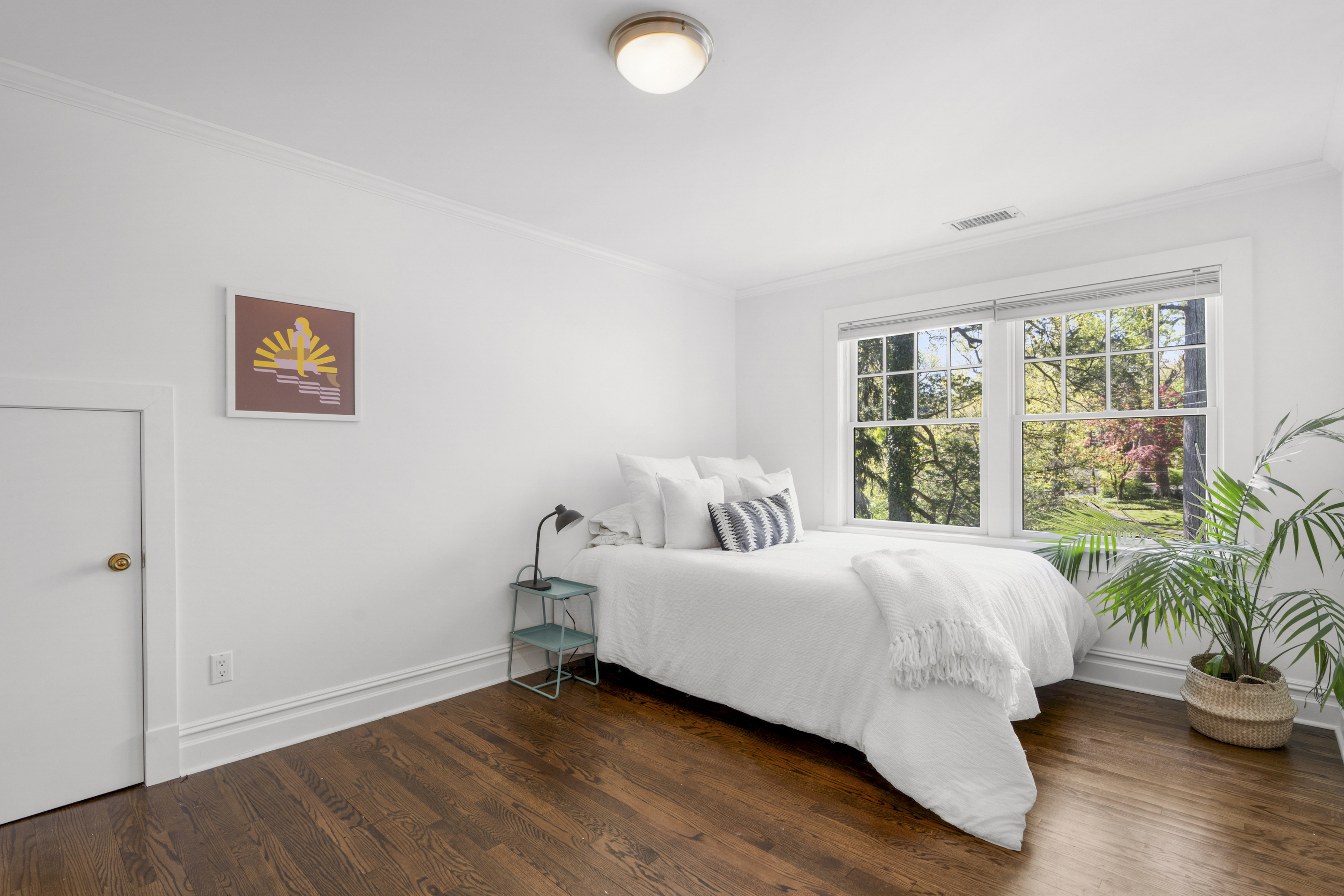  Distinctive Larchmont Colonial - 物件實景