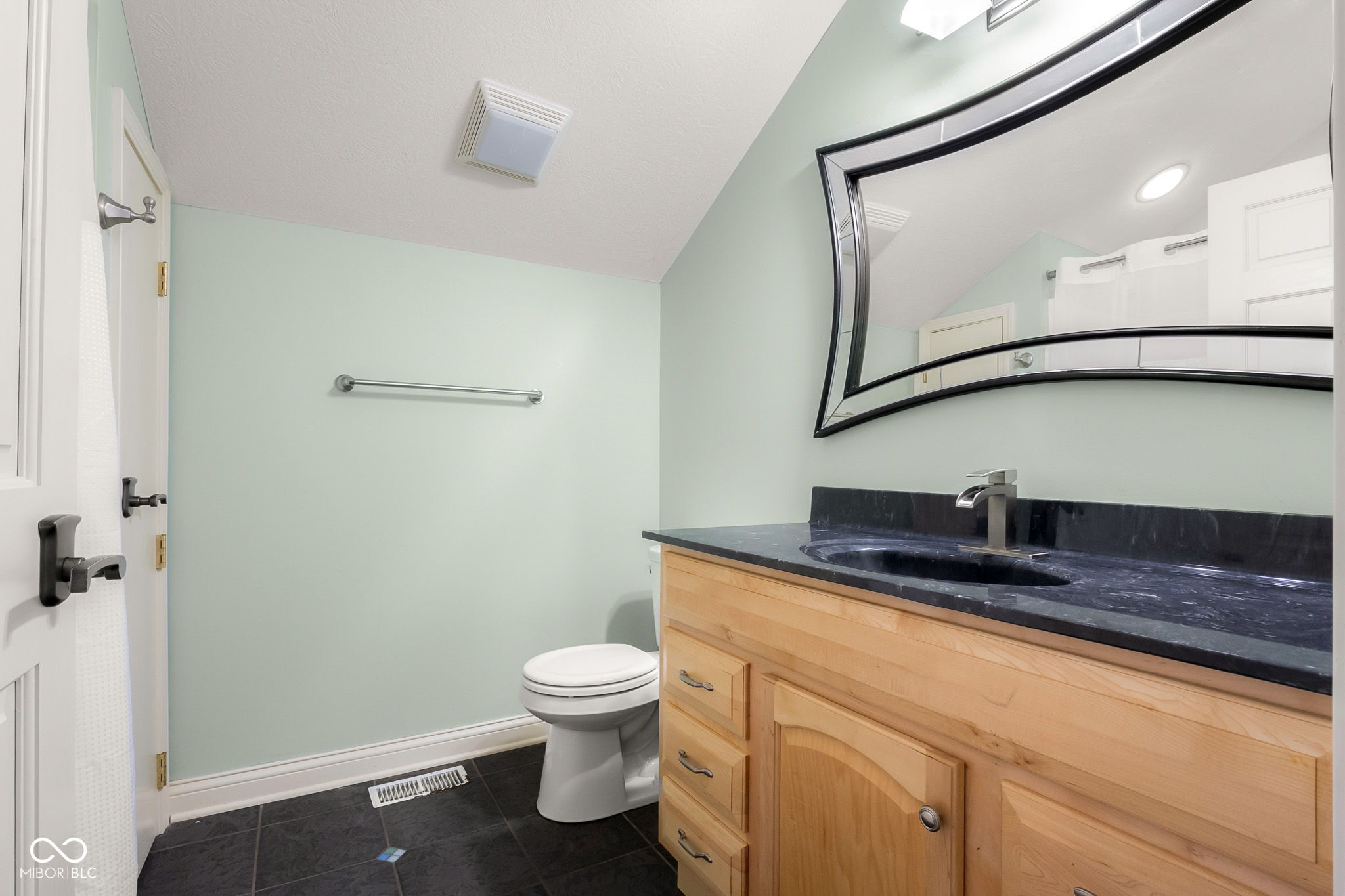 Columbus, Indiana, 47201, United States, 5 Bedrooms Bedrooms, ,6 BathroomsBathrooms,Residential,For Sale,1982008