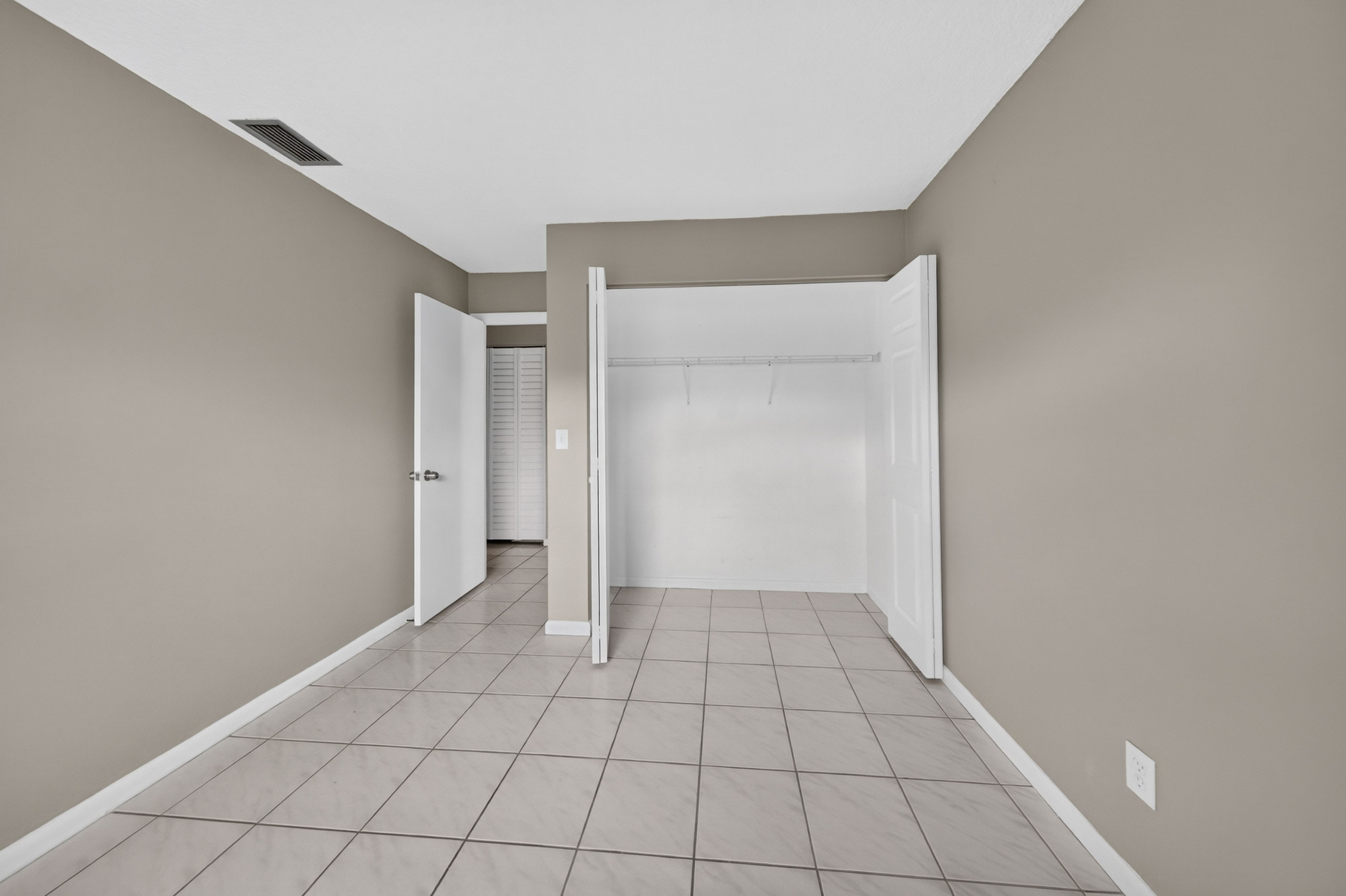  2230 Nova Village Dr, Davie, FL, 33317 - 物件實景