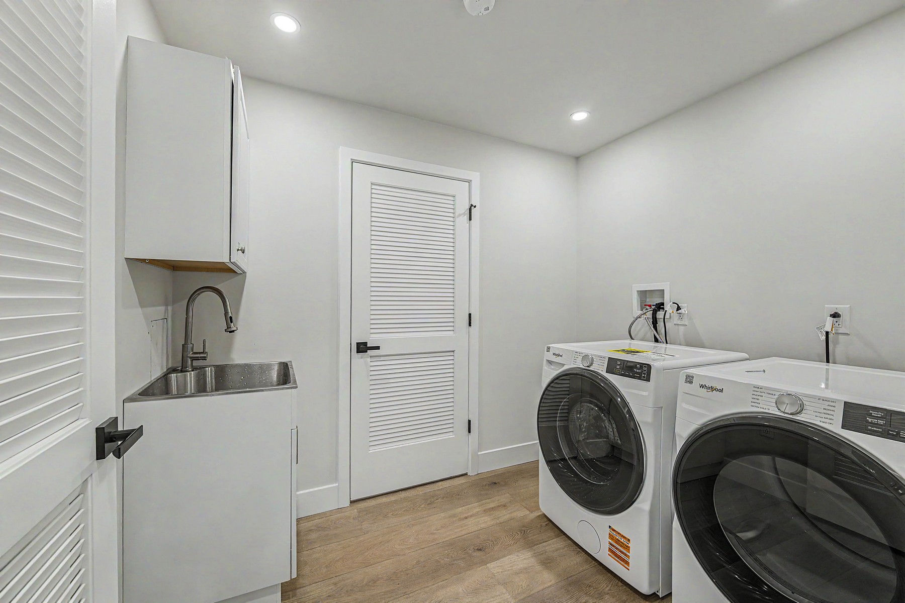  323 E Oak Avenue #103 - 物件實景