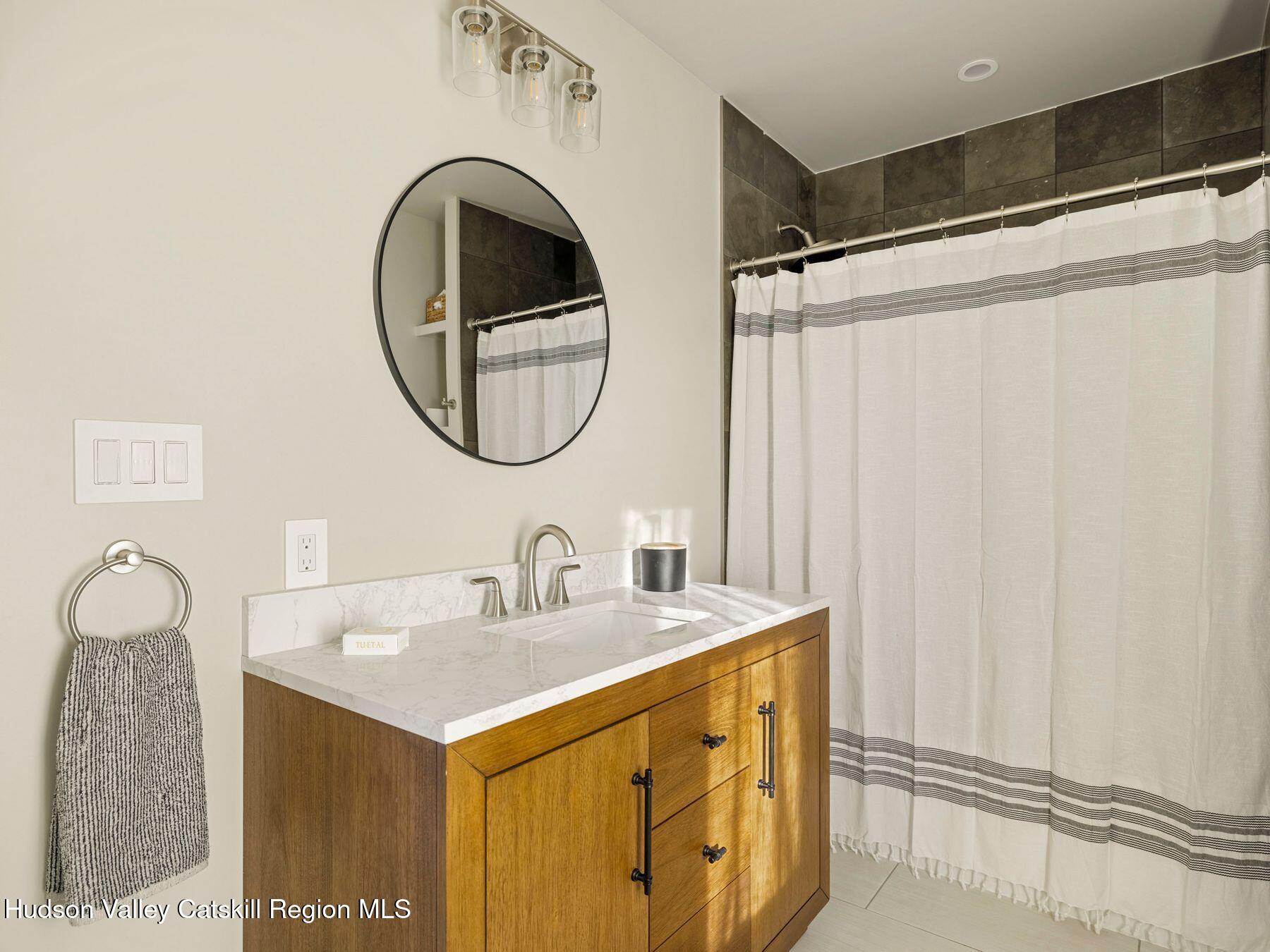 Rosendale, New York, 12472, United States, 3 Bedrooms Bedrooms, ,3 BathroomsBathrooms,Residential,For Sale,1998107