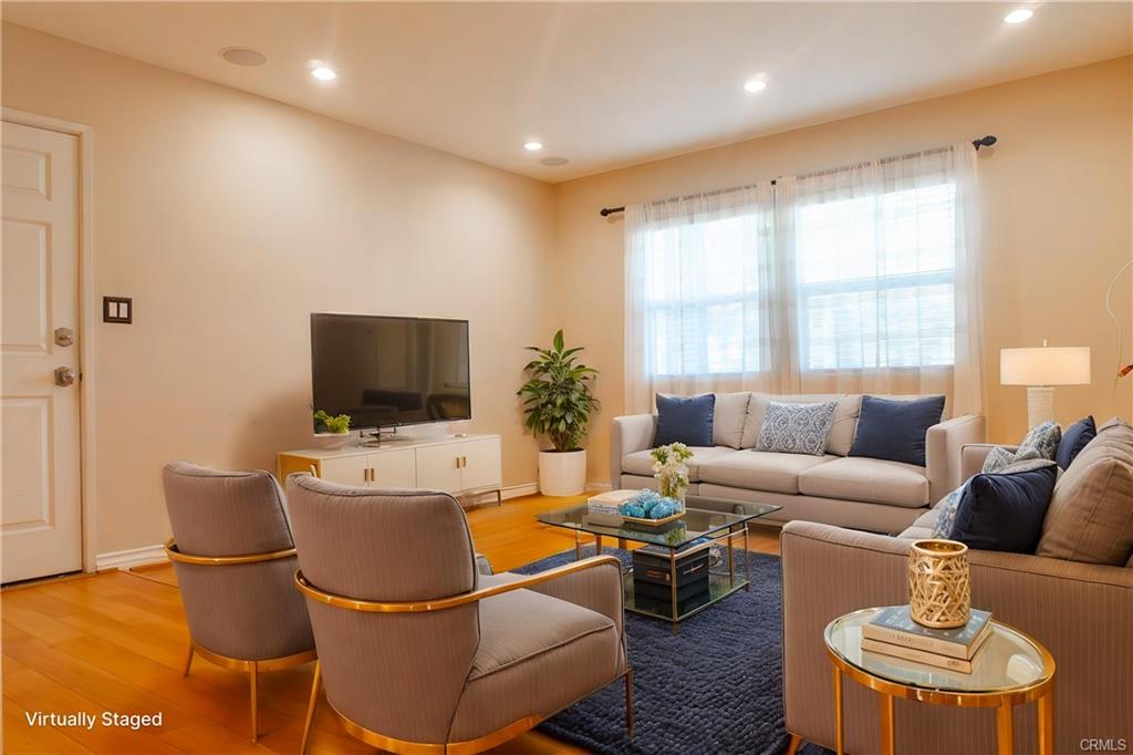Los Angeles, California, 90016, United States, 2 Bedrooms Bedrooms, ,2 BathroomsBathrooms,Residential,For Sale,1930666