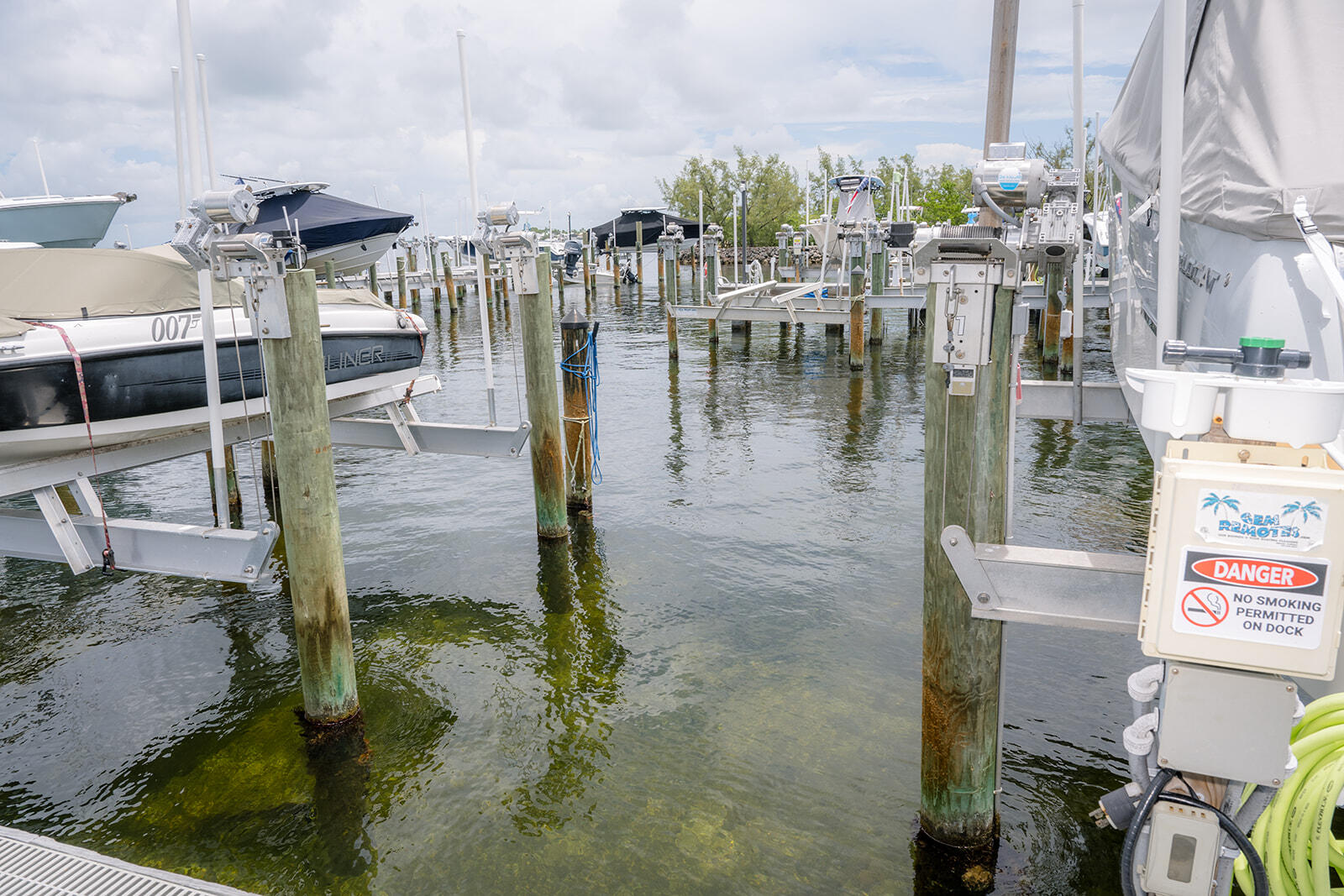 KEY LARGO, Florida, 33037, United States, 2 Bedrooms Bedrooms, ,2 BathroomsBathrooms,Residential,For Sale,1891316