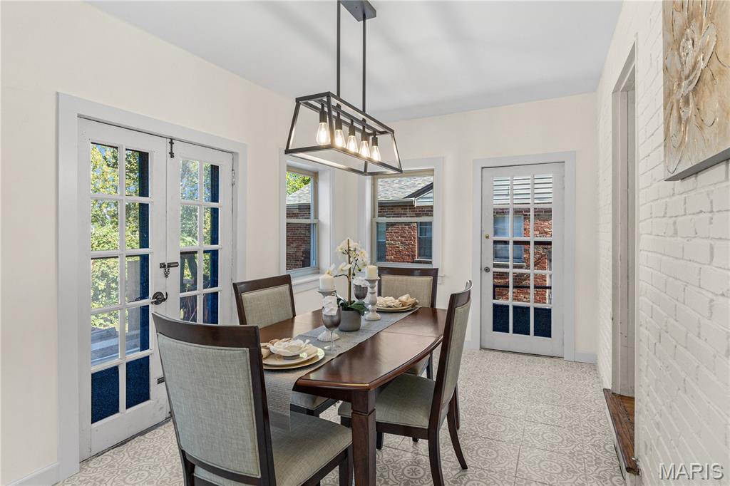 St Louis, Missouri, 63130, United States, 4 Bedrooms Bedrooms, ,3 BathroomsBathrooms,Residential,For Sale,1995864