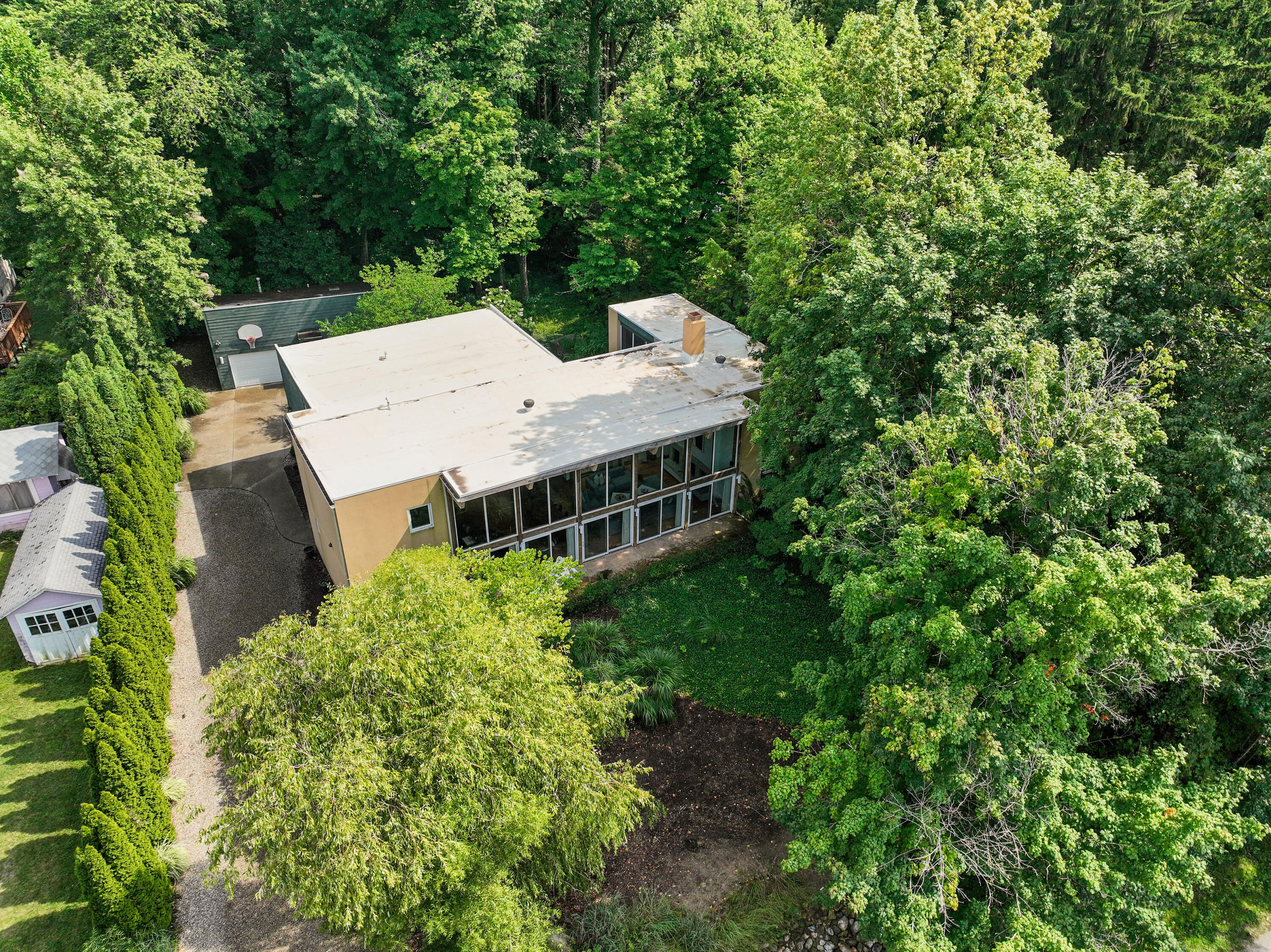 Lakeside, Michigan, 49116, United States, 3 Bedrooms Bedrooms, ,3 BathroomsBathrooms,Residential,For Sale,1926204