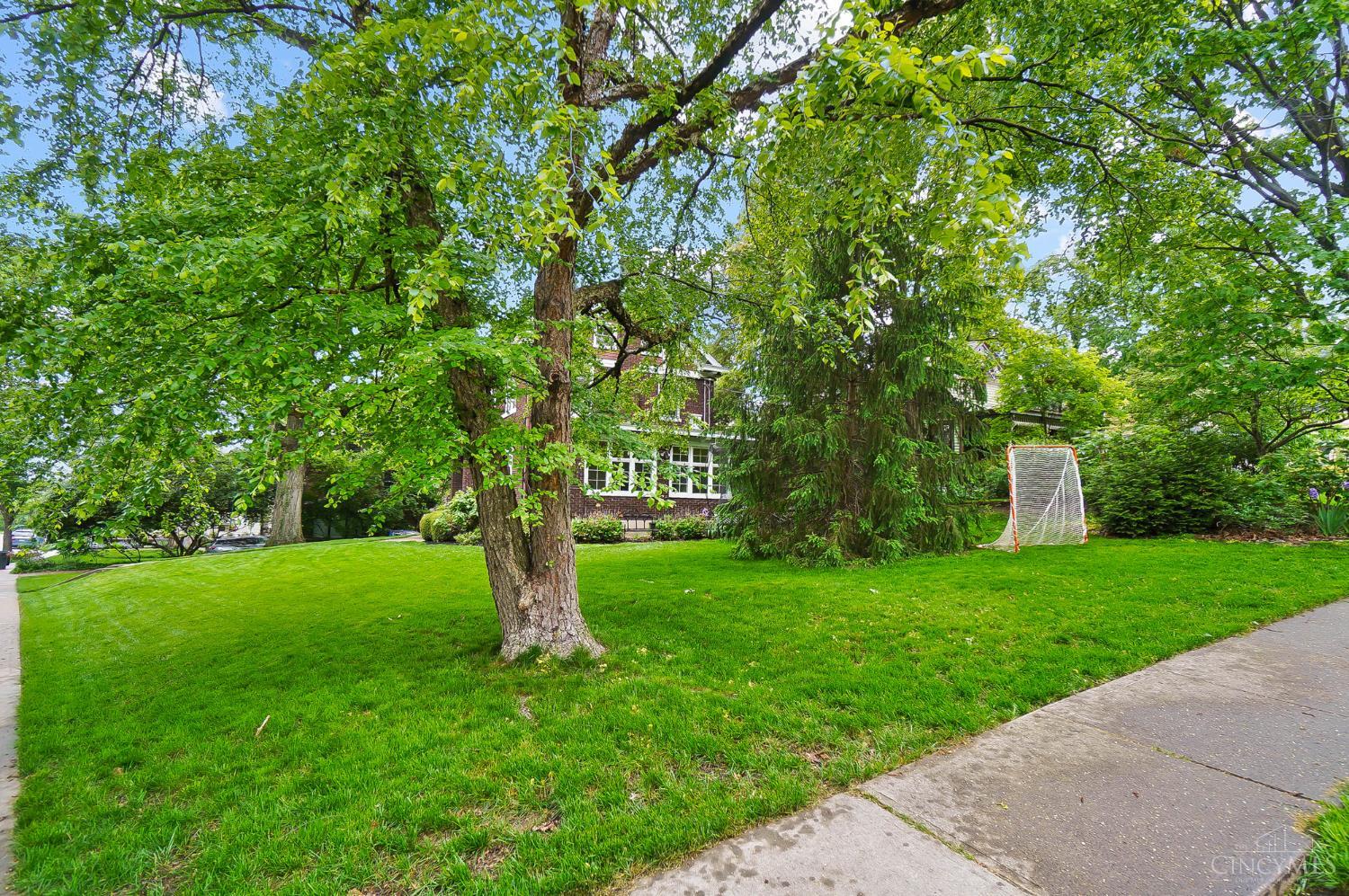 Cincinnati, Ohio, 45208, United States, 5 Bedrooms Bedrooms, ,5 BathroomsBathrooms,Residential,For Sale,1890144