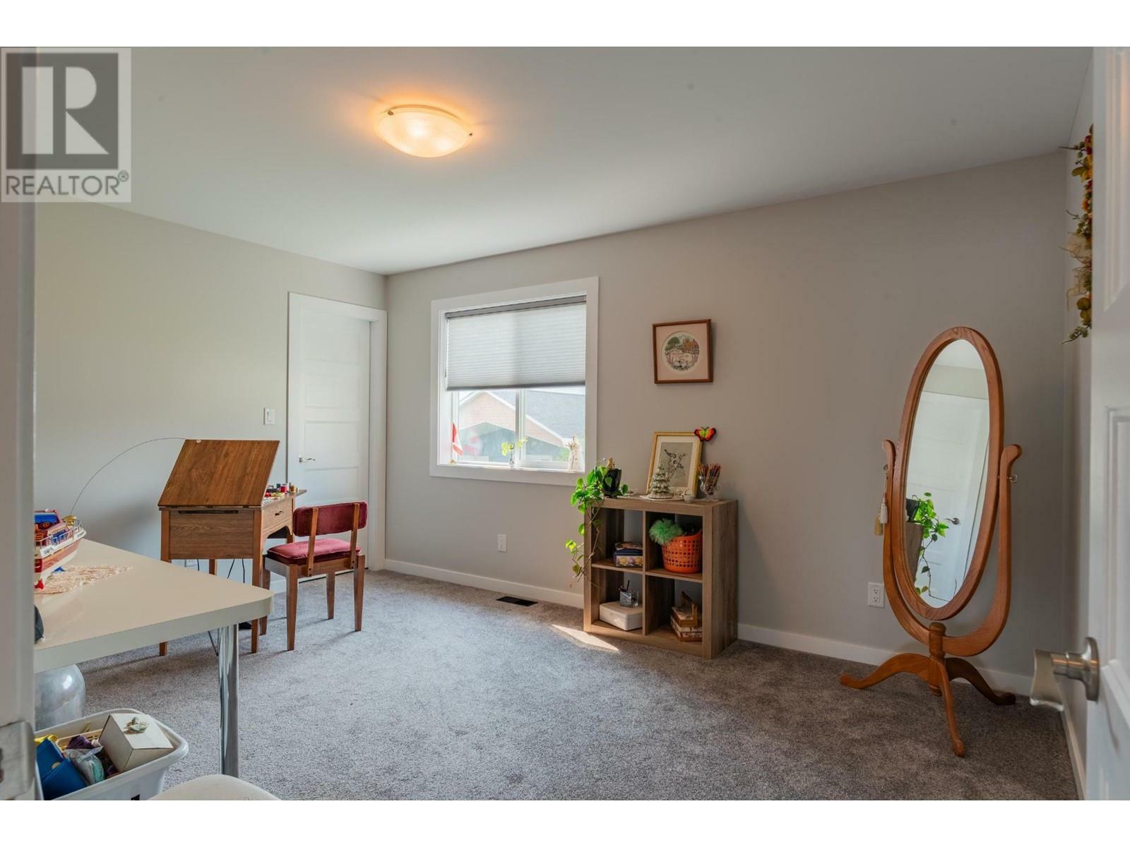 CASTLEGAR, British Columbia, V1N 4X8, CA, 4 Bedrooms Bedrooms, ,2 BathroomsBathrooms,Residential,For Sale,1839232