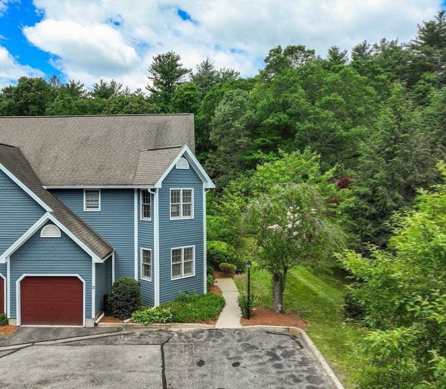 Hopkinton, Massachusetts, 01748, United States, 2 Bedrooms Bedrooms, ,3 BathroomsBathrooms,Residential,For Sale,1875527