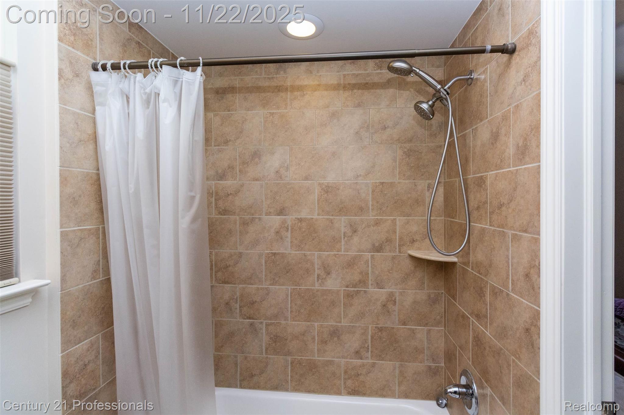 ClintonTownship, Michigan, 48038, United States, 3 Bedrooms Bedrooms, ,4 BathroomsBathrooms,Residential,For Sale,1994254